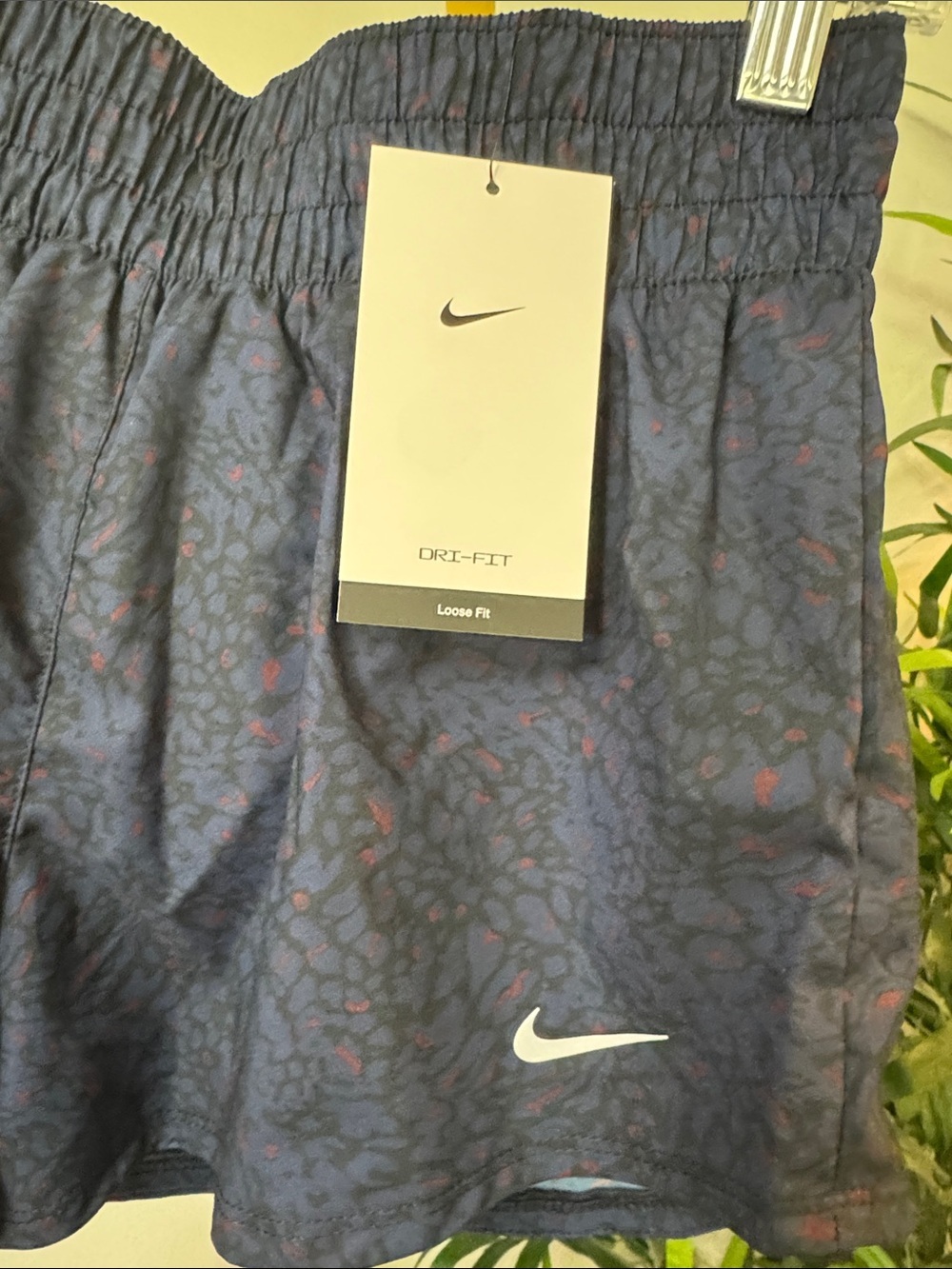 Nike training Women's Navy Athletic Shorts with Subtle Red Print NWT S - Picture 2 of 12